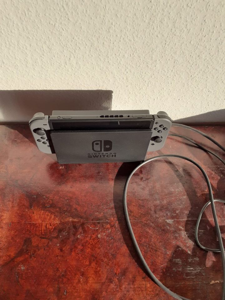 Nintendo Switch Konsole Grau in Lemgo
