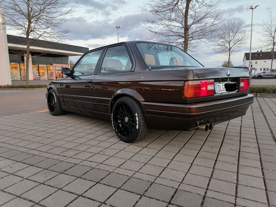 BMW E30 V8 früher 318is M60B40 in Dillingen (Donau)