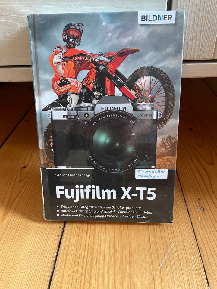 Fujifilm X-T5 Buch OVP in Dortmund