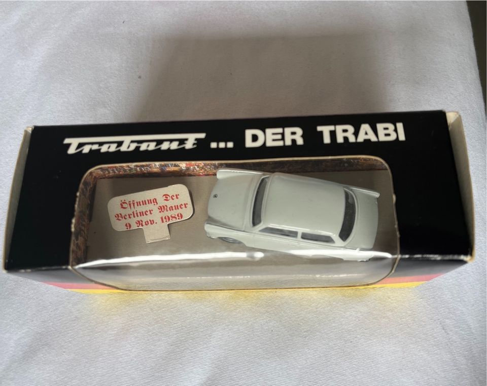 Trabbi, Trabant Modell 1:43, Neu im Karton Ediion Mauerfall 1989 in Kirchlengern
