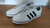 original Adidas Sneaker Leder ungetragen Gr. 43 1/3 Berlin - Treptow Vorschau