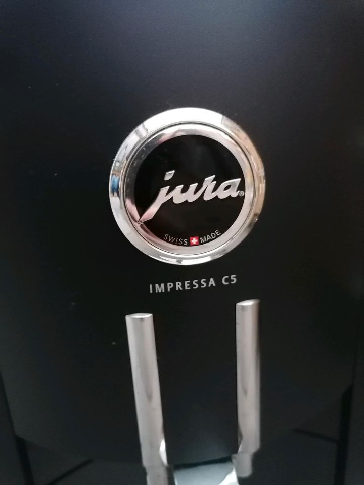 Jura Impressa C5 Kaffeevollautomat in Darmstadt