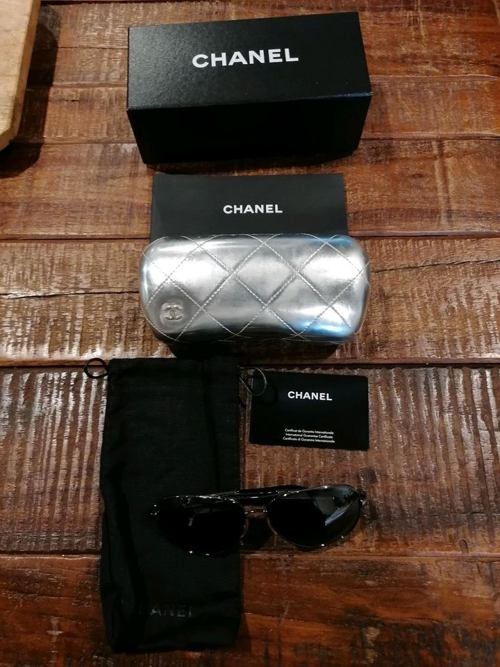 Chanel Sonnenbrille Schwarz Silber mit Etui OVP in Saarbrücken