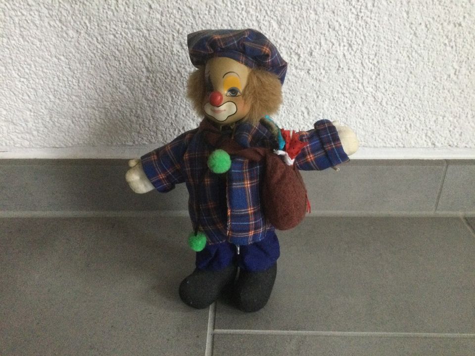 Konvolut  Clowns und Porzellanpuppen in Kleinmaischeid