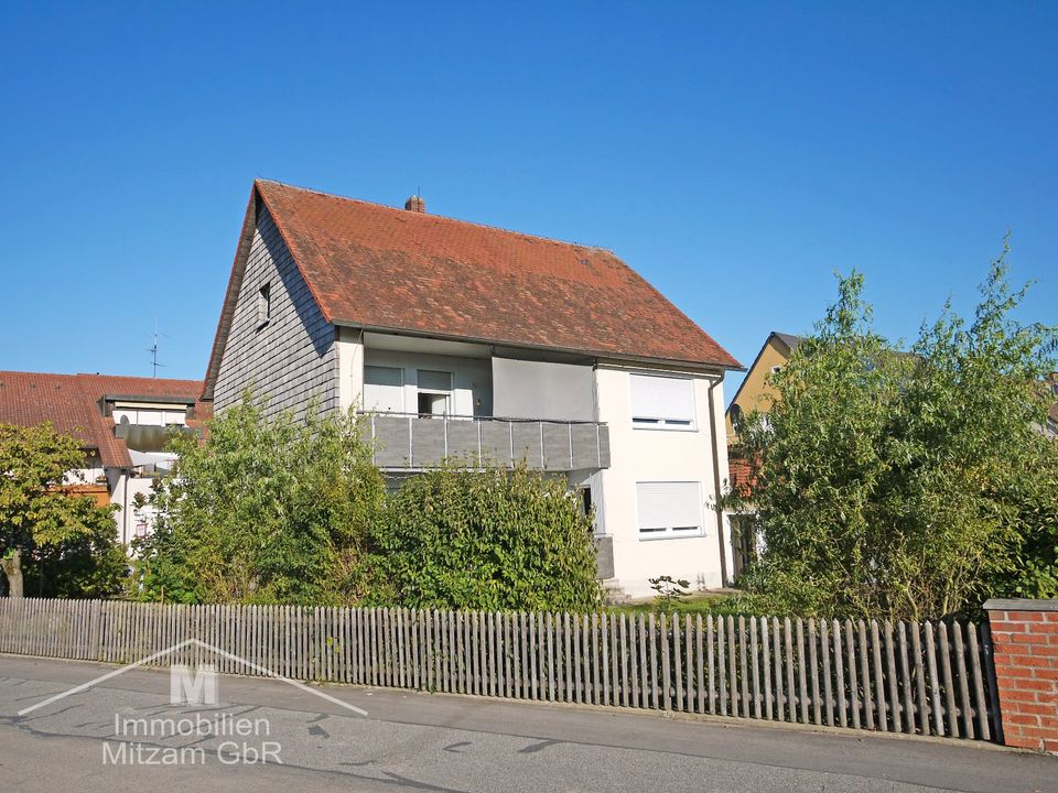 Schmuckes Zweifamilienhaus mit Garage in bevorzugter Lage von Beilngries (Ref. 0001490) in Beilngries