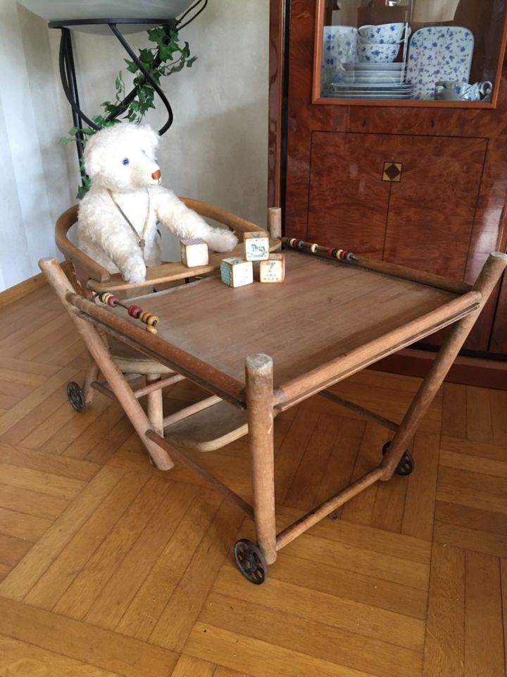 Kinderhochstuhl antik Tisch klappbar Spieltisch Originalzustand in Wiggensbach