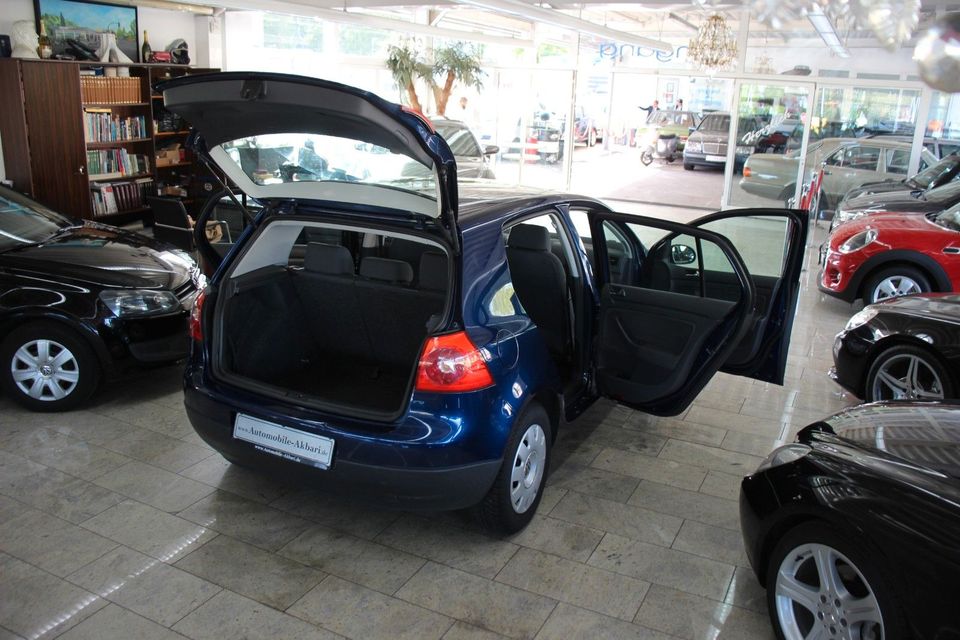 Volkswagen Golf V Lim. Trendline in Essen