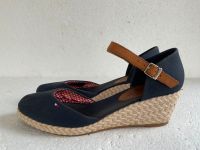 Tommy Hilfiger Sandalen dunkelblau Größe 39 Nürnberg (Mittelfr) - Oststadt Vorschau