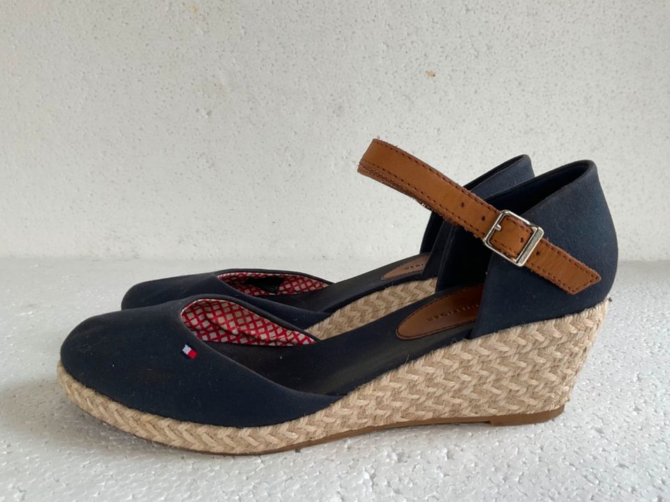 Tommy Hilfiger Sandalen dunkelblau Größe 39 in Nürnberg (Mittelfr)