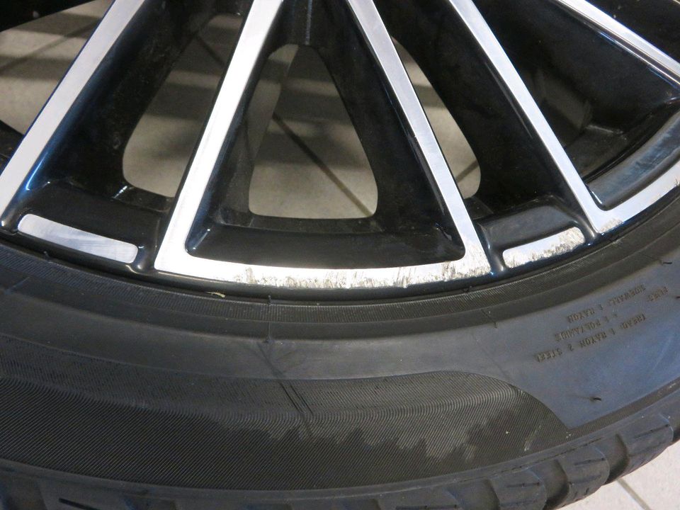 Mercedes C Klasse W206 Alufelgen Winterreifen 225 45 R18 Zoll 6mm in Maisach