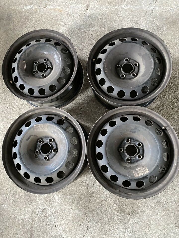 4x Stahlfelgen VW Golf 4 Baujahr 1997-2003 1J0601027 L/S in Willingen (Upland)