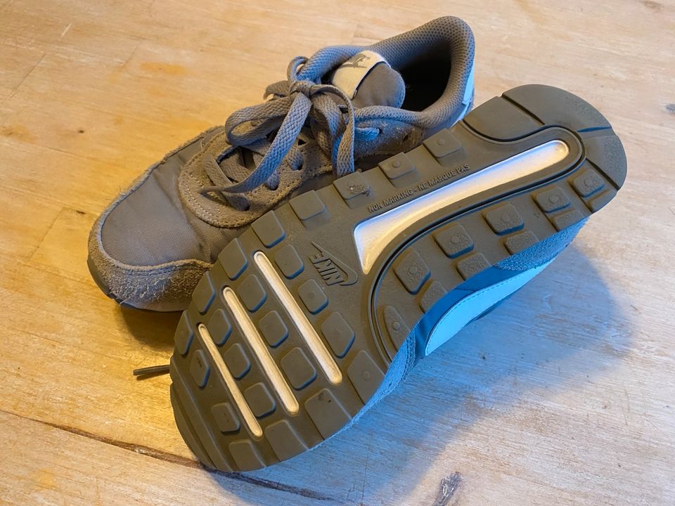 NIKE Turnschuhe / Sneaker  Gr.36 in Bremen