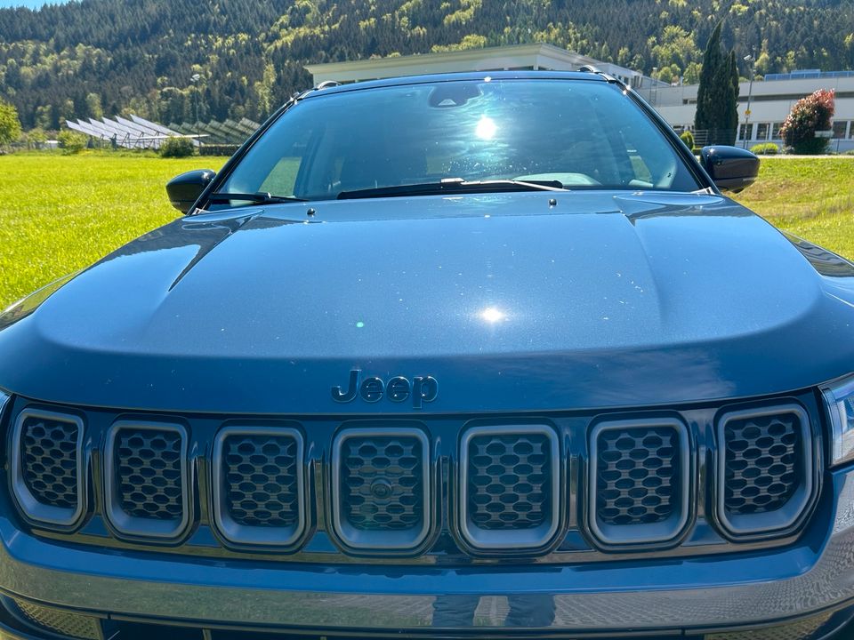 Jeep Compass Allradantrieb, Juli 2023 neu gekauft beim Händler in Biberach