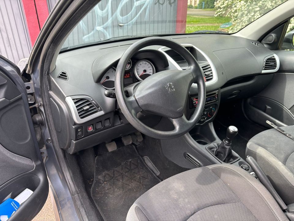 Peugeot 206 plus TÜV neu 04-26 Klima in Aschaffenburg