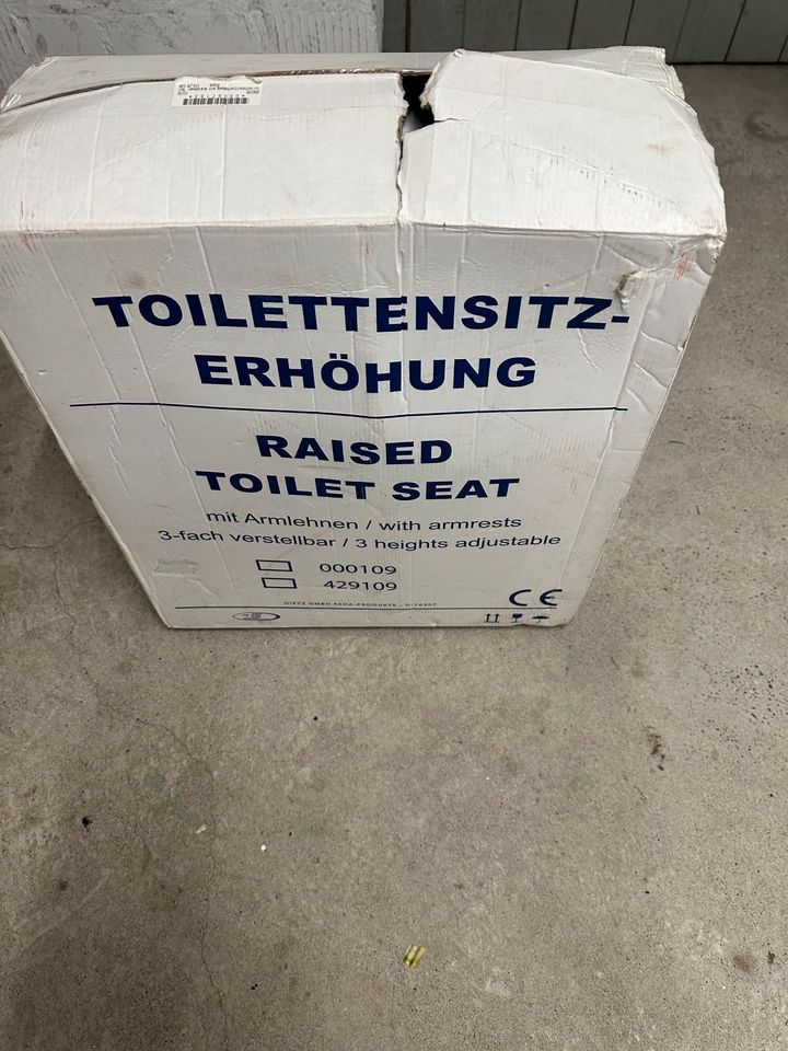 Toilettensitzerhöhung Neu in Paderborn