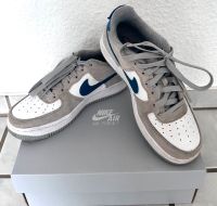 Nike Air Force Kinder Schuhe Sneaker Gr. 35,5, guter Zustand Hessen - Wöllstadt Vorschau