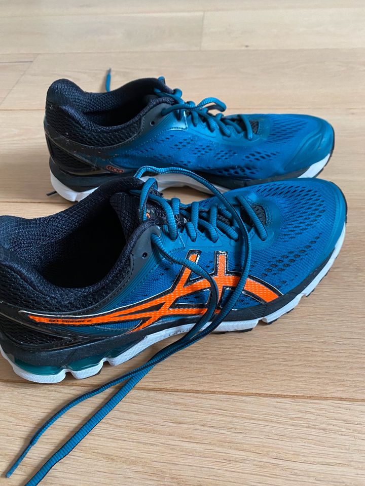 Asics Laufschuhe 1 Mal getragen in Koblenz