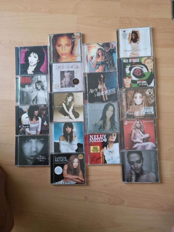 19 CDs Musik Set: Jennifer Lopez, Shakira, Cher, Enya, Dido,Amy in Paderborn