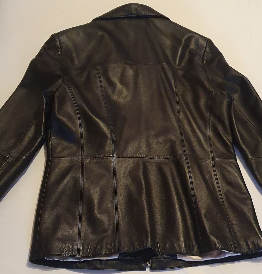 Damen Jacke echt Leder schwarz innen Gold von Fabiani Gr. 42 in Altenstadt