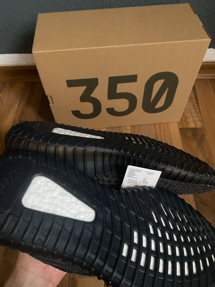 Adidas Yeezy 350 static black reflective in Paderborn