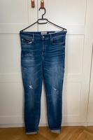 Guess * Jeans* Skinny* Gr. 40* Top Zustand Sachsen - Chemnitz Vorschau