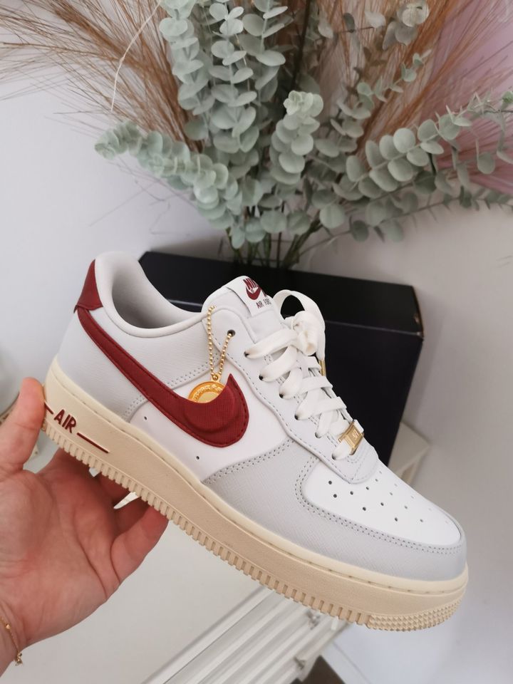 Nike Air Force 1 - neu gr 38 & 40 - Mit Kette Taler wiess bordeux in Essen