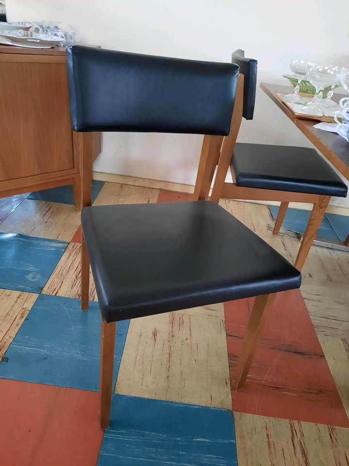 Retro Stühle in Kottweiler-Schwanden