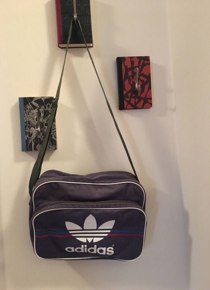 Adidas Stoff Tasche in Schauenburg