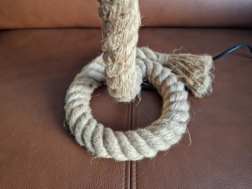 Wunderschöne Rope - Textil-Tischleuchte mit Fuß aus Seil, GUT in Paderborn