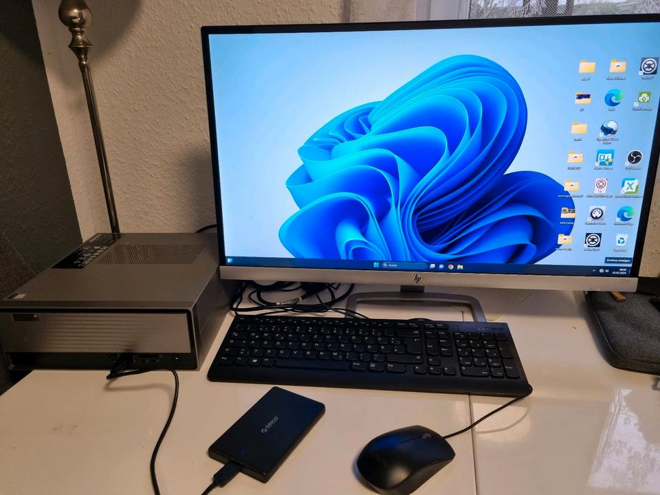 27zoll Monitor +Mini PC lenovo idea Center in Bottrop