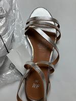 Silberne Sandalen gr 36 neu H&M riemchen Sommer Stuttgart - Stuttgart-West Vorschau