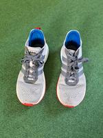 Adidas Turnschuhe  ,gr. 8,5 Schleswig-Holstein - Elpersbüttel Vorschau
