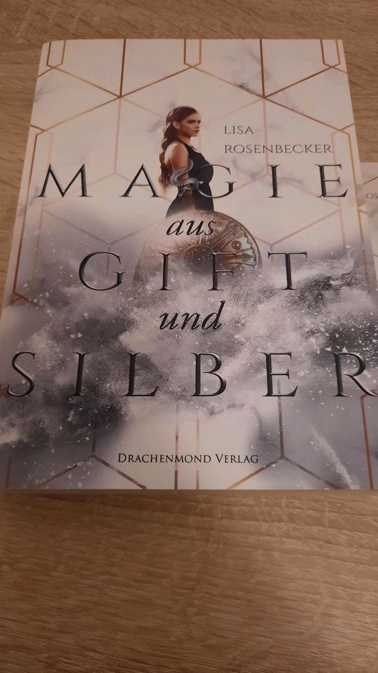 Magie aus Gift und Silber, Lisa Rosenbecker, mit Lesezeichen in Duisburg