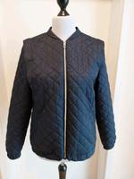 Street One leichte Steppjacke Gr. 42, dunkelblau, top Zustend Hessen - Herborn Vorschau