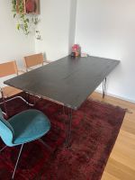 Großer schwarzer Tisch mit massiver Holzplatte Rheinland-Pfalz - Worms Vorschau