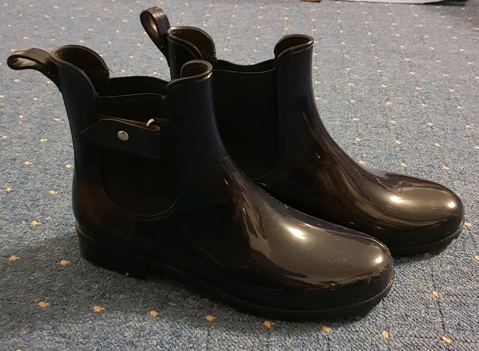 Neuwertig Damen Halbstiefel Stiefel Boots Größe 40 in Bremen