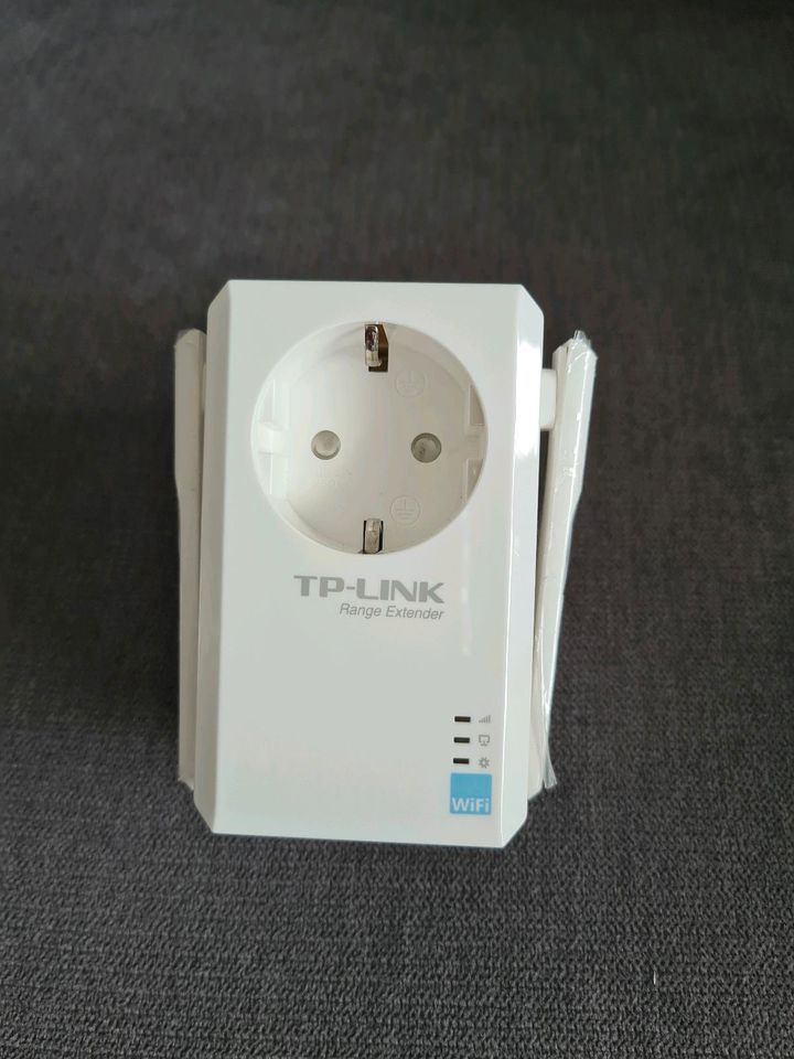 TP-Link TL-WA860RE WLAN Repeater/Verstärker + Steckdose + LAN in Clausen Kreis Pirmasens