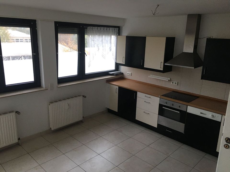 Direkt vom Eigentümer! Provisionsfrei! 4 ZW mit Küche und Bad, in Hofheim Wfl. ca 98 m² [HMR-O11E06] in Hofheim am Taunus