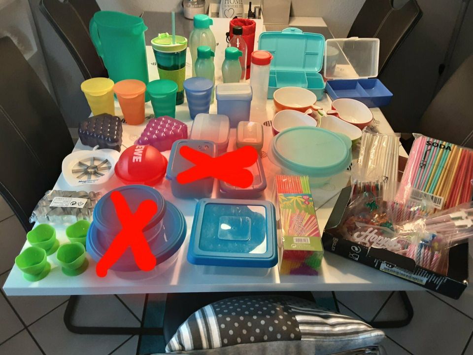 Tupperware,  Vorratsdosen, Ausstechformen in Jübek