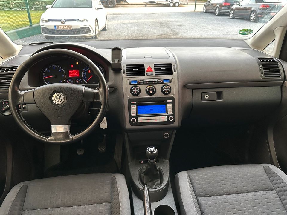 Volkswagen Touran 1.9 TDI 105PS 7 Sitze Neu Tüv in Möhnesee