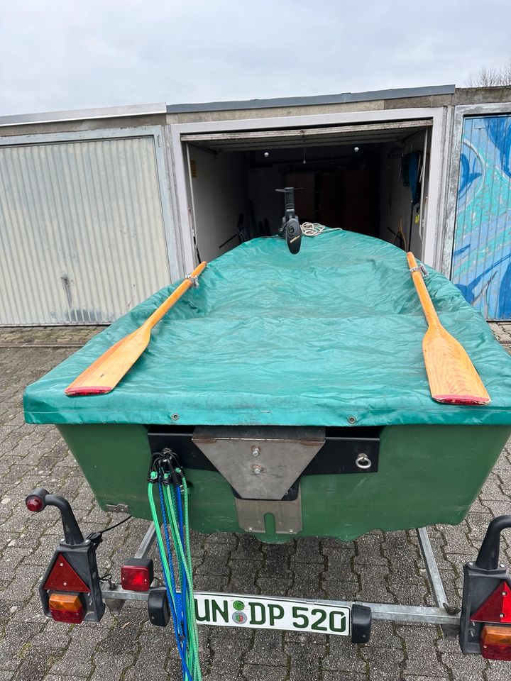 Angelboot mit Elektromotor und Trailer in Schwerte