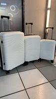 3 in 1 Reisekoffer Set in Elegantem Weiß mit Linien-Design Düsseldorf - Derendorf Vorschau