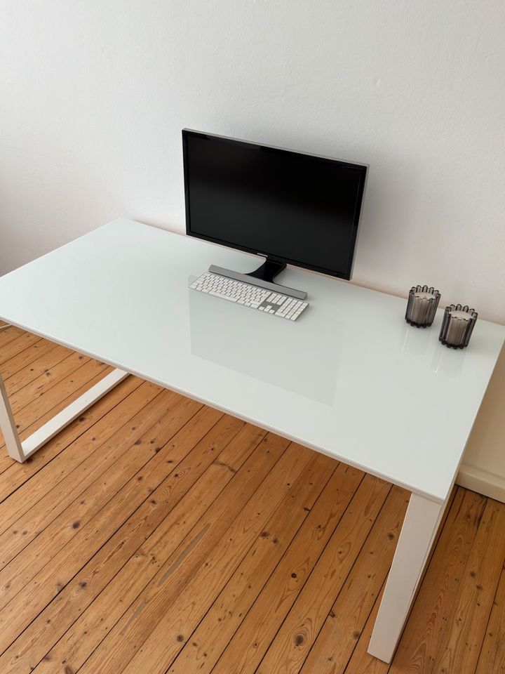 479€ Schreibtisch 160cm  weiß Glasplatte Büromöbel in Bielefeld