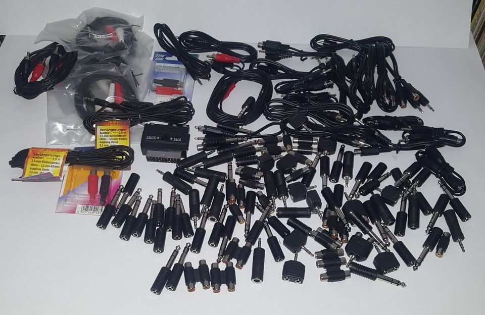 Konvolut Cinchkabel, Adapter, Stecker für Audio, Video, 175 tlg in Illerkirchberg