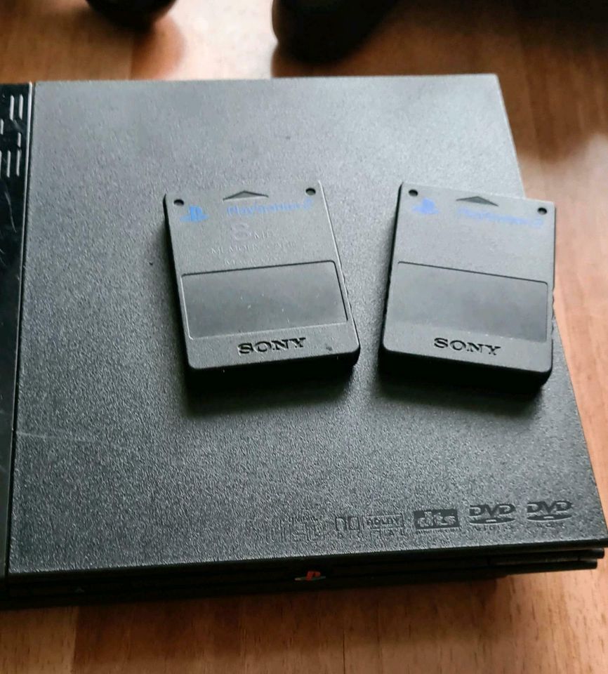 Sony Play Station 2 mit 1x Spiel und Zubehör in Hannover