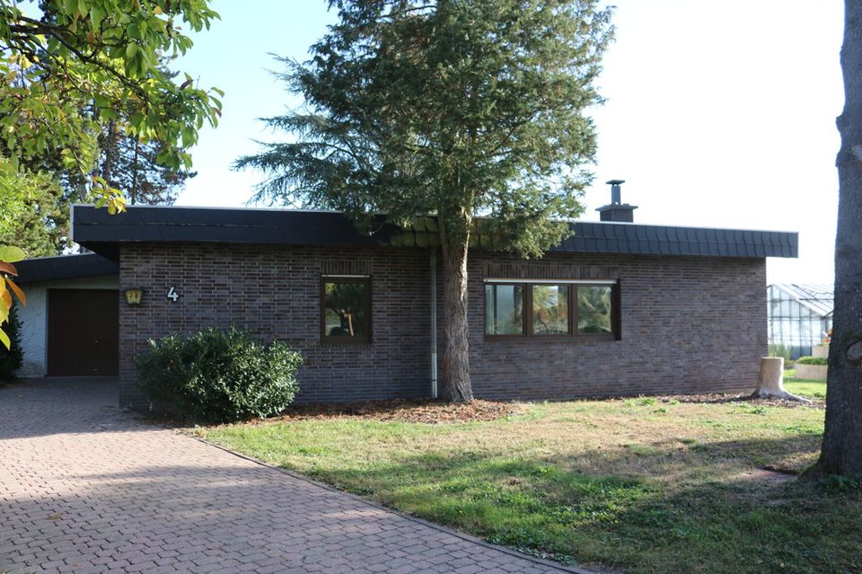 Großzügiger Bungalow mit Potenzial in ruhiger Lage von Hagenbach in Hagenbach