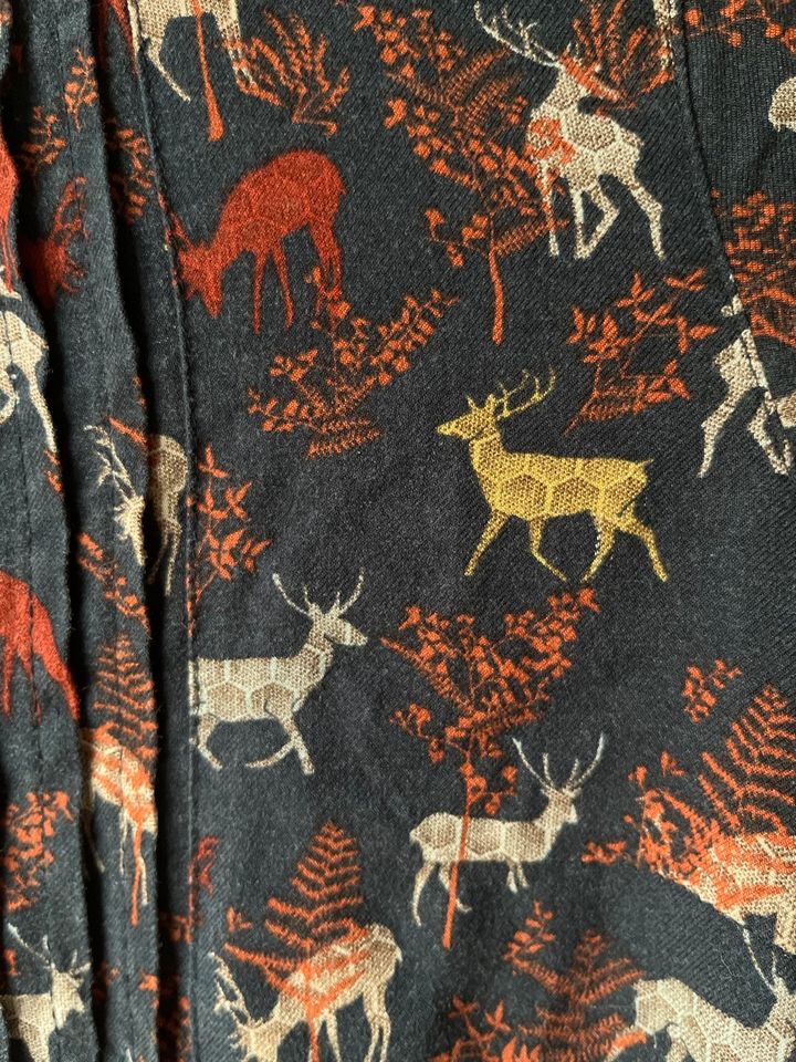 Kleid Muster Blätter Hirsch Boho in Höchberg