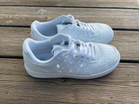 VTY Sneaker weiß, Gr. 40 Hessen - Dreieich Vorschau