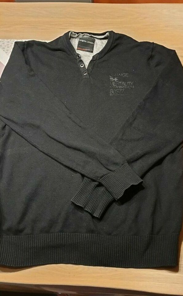 Herren Pulli mit einenähtem T Shirt L in Haiger