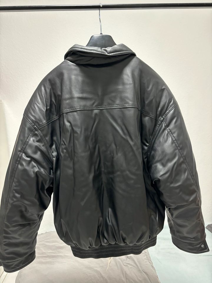 Neue Lederjacke von Zara in Leverkusen